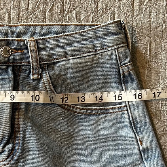 SHEIN Denim Jean Blue Wash Minimalist Bermuda Daily Shorts Size Small - Picture 9 of 12